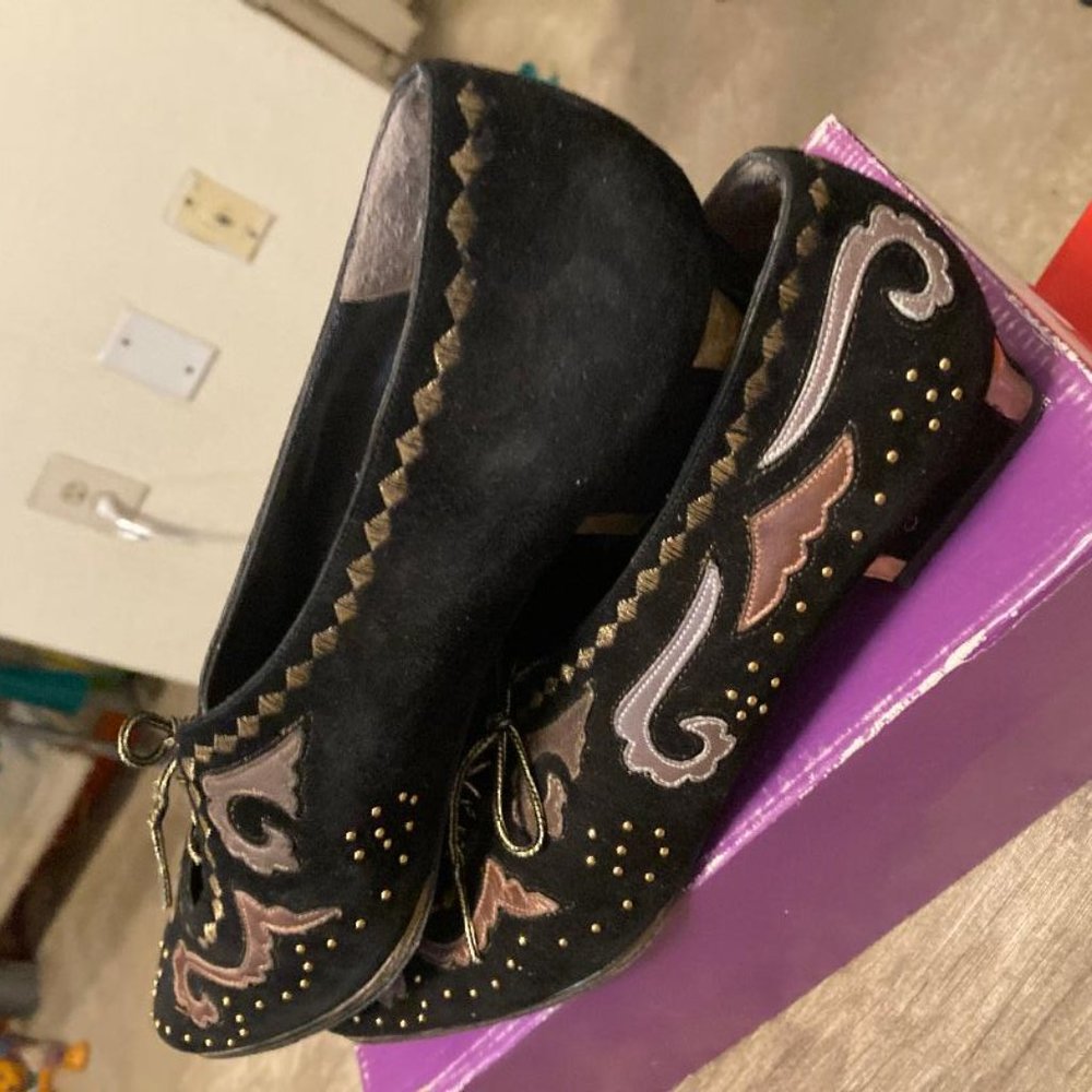 MARGARET JERROLD GOLD BLACK FINE SHOES SIZE 9M